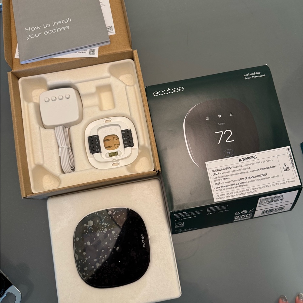 Ecobee 3 lite Smart Thermostat with Black Display - Brand new